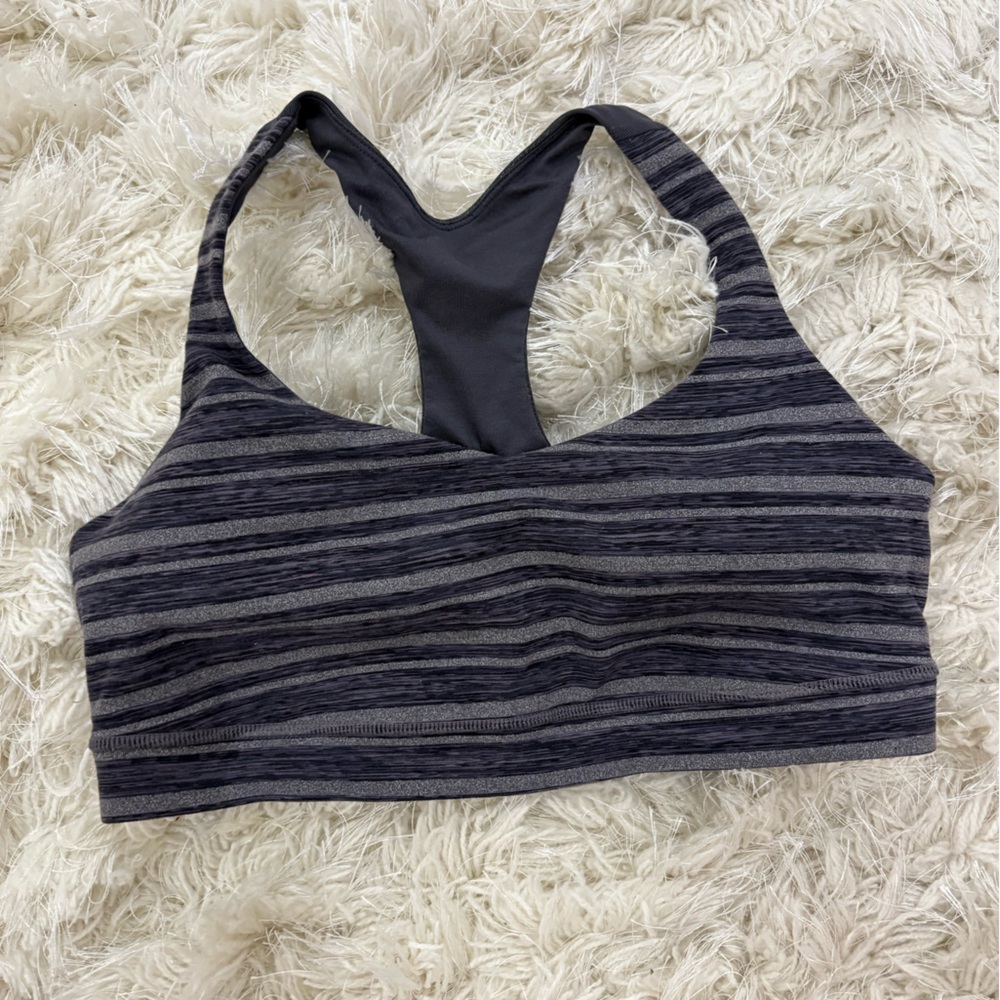 Lululemon sports bra